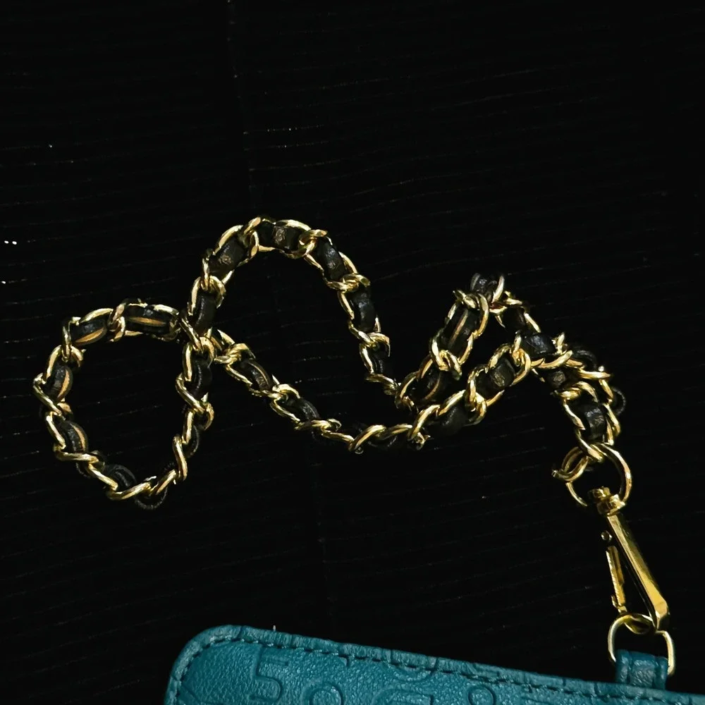 Juicy‎ Couture Card Holder Womens OS Teal Embossed Logo Chain Wristlet